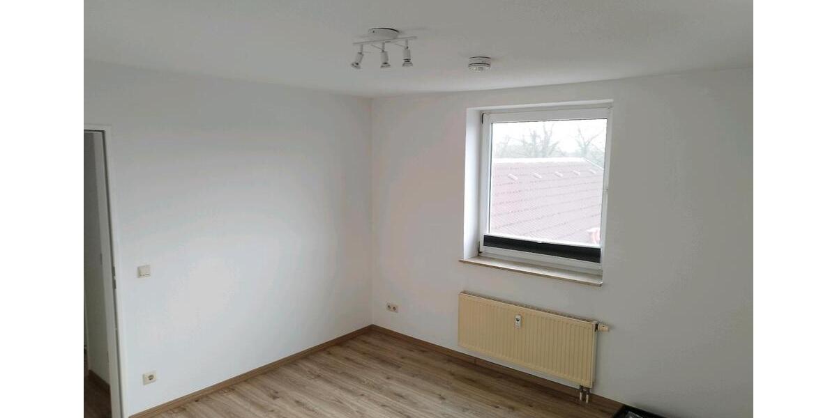 Etagenwohnung Ihlow - 2.5 Zimmer, 80 m&sup2;, 1.100&euro; | Angebot:26268016