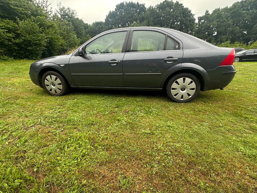 Ford Mondeo 139.234 km 2.480 € Rendsburg 24768