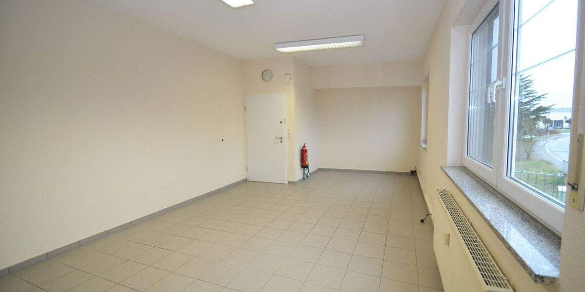 Gewerbeobjekt Bornheim Dersdorf - 3 Zimmer, 93 m&sup2;, 1.000&euro; | Angebot:25475925