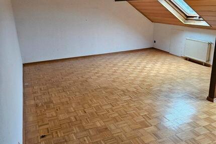 2,5 ZKB Dachgeschoßwohnung auf dem Glockenberg