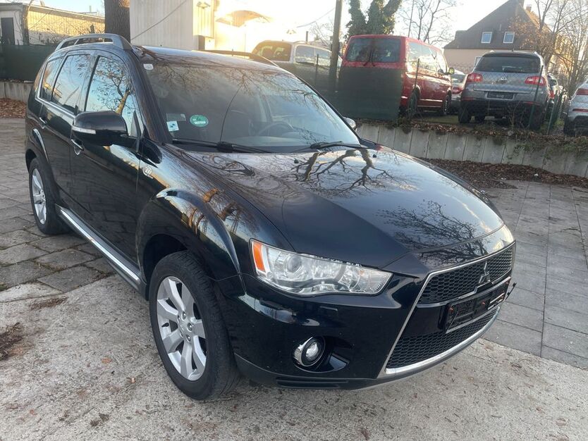 Mitsubishi Outlander 150.000 km 8.890 € München 81735