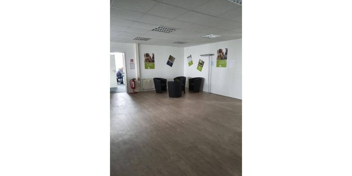 Gewerbeobjekt Ahrensburg - 4 Zimmer, 205 m&sup2;, 1.650&euro; | Angebot:26686611