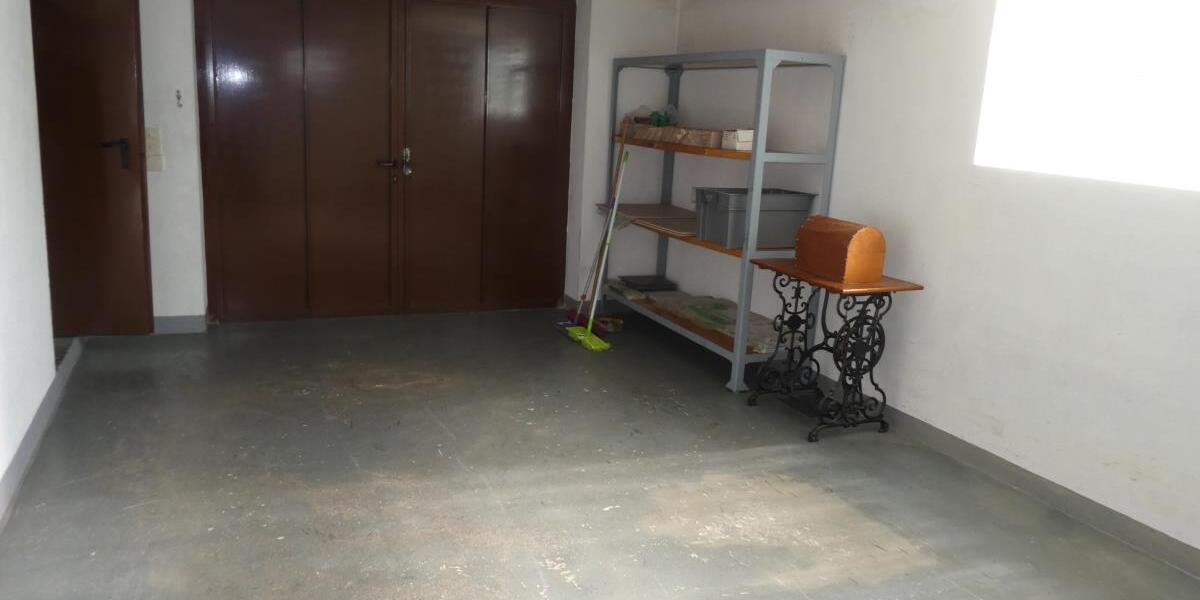 Achtung junge Familie - Freistehendes Wohnhaus mit 2 Garagen und großen Terrassen in Fell - Einfamilienhaus Fell | Angebot:27076370