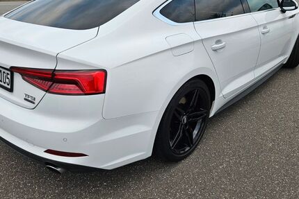 Audi A5 96.849 km 23.549 € Hamburg 22041