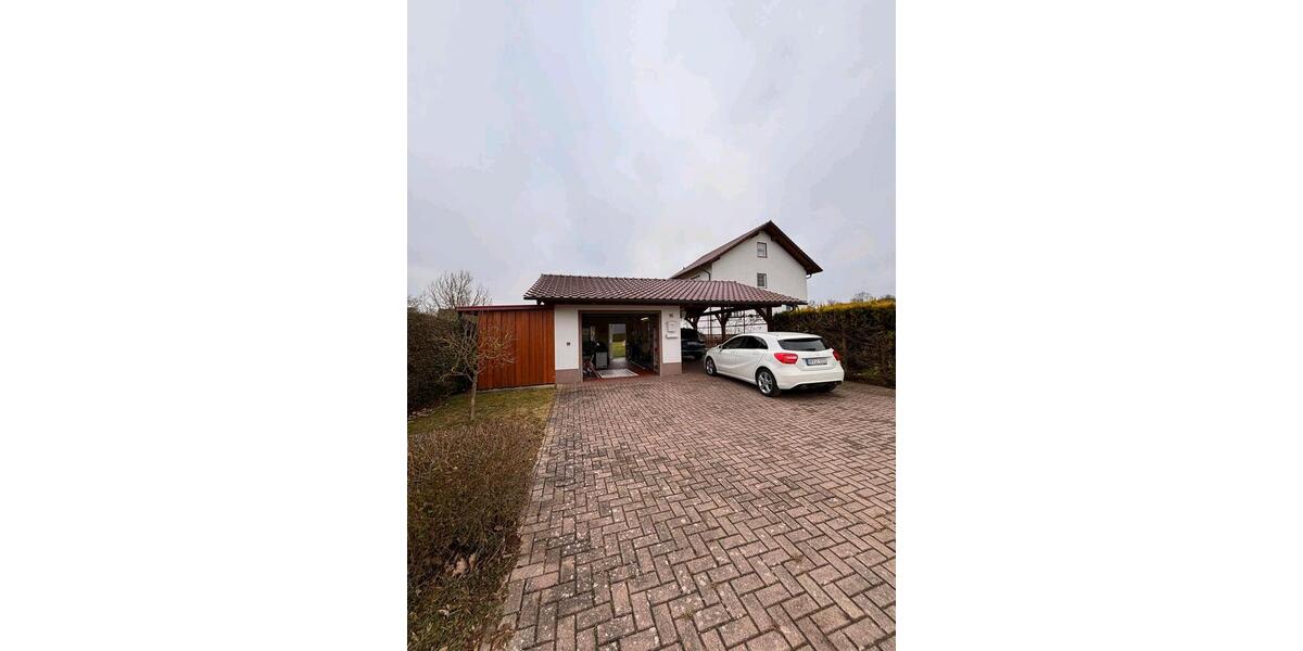Reihenhaus Neuental - 8 Zimmer, 240 m&sup2;, 340.000&euro; | Angebot:26963651