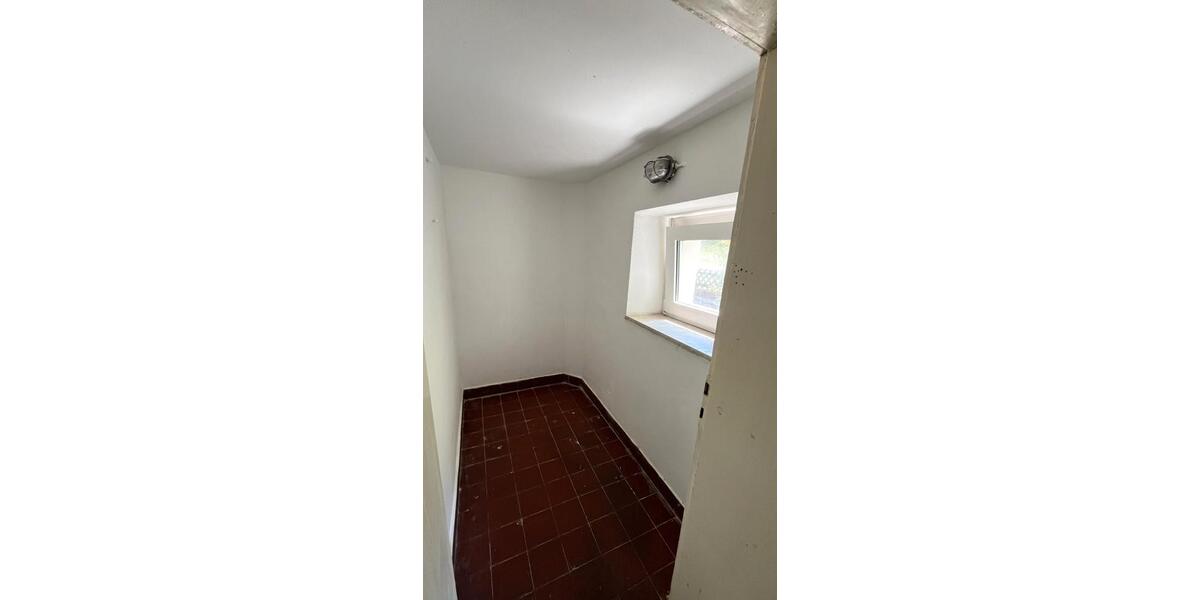 Reihenhaus Wegberg - 6 Zimmer, 115 m&sup2;, 180.000&euro; | Angebot:27024628