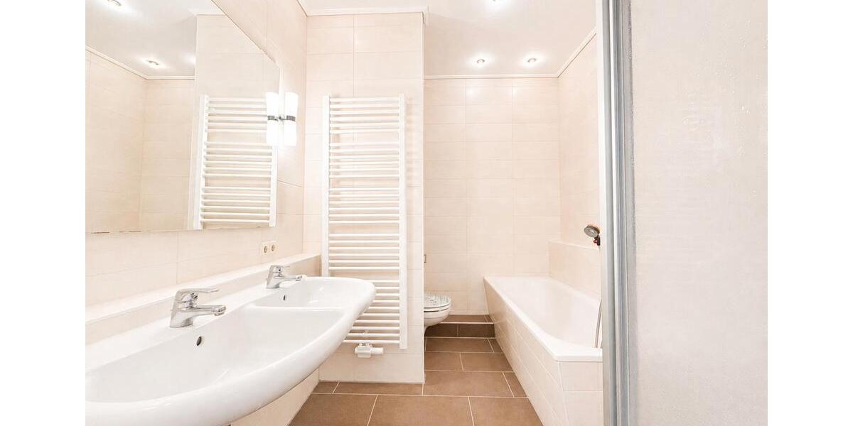 Dachgeschoßwohnung Leipzig Mitte - 4.5 Zimmer, 118 m&sup2;, 395.000&euro; | Angebot:27642205