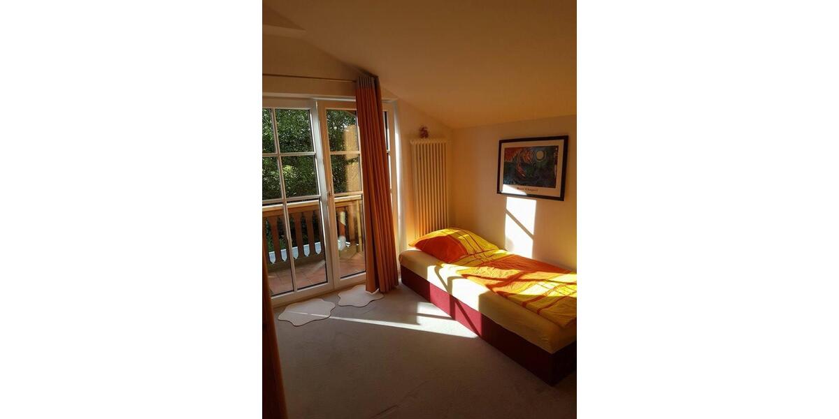 Dachgeschoßwohnung Utting am Ammersee - 3 Zimmer, 60 m&sup2;, 1.150&euro; | Angebot:25592208