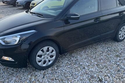 Hyundai i20 87.924 km 8.100 &euro; Taucha 04425