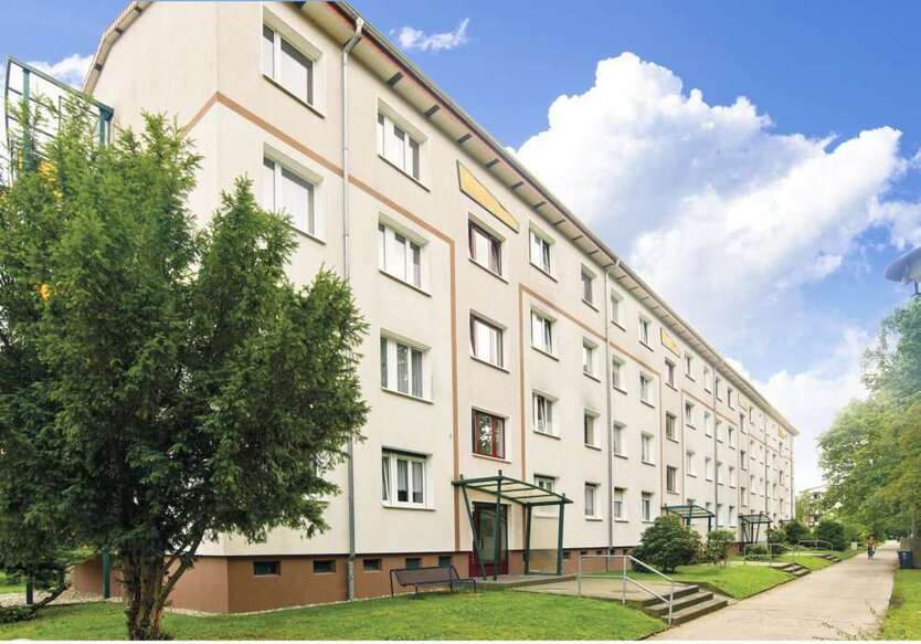 Wohnung zum Mieten in Hoyerswerda 330 € 62.28 m²