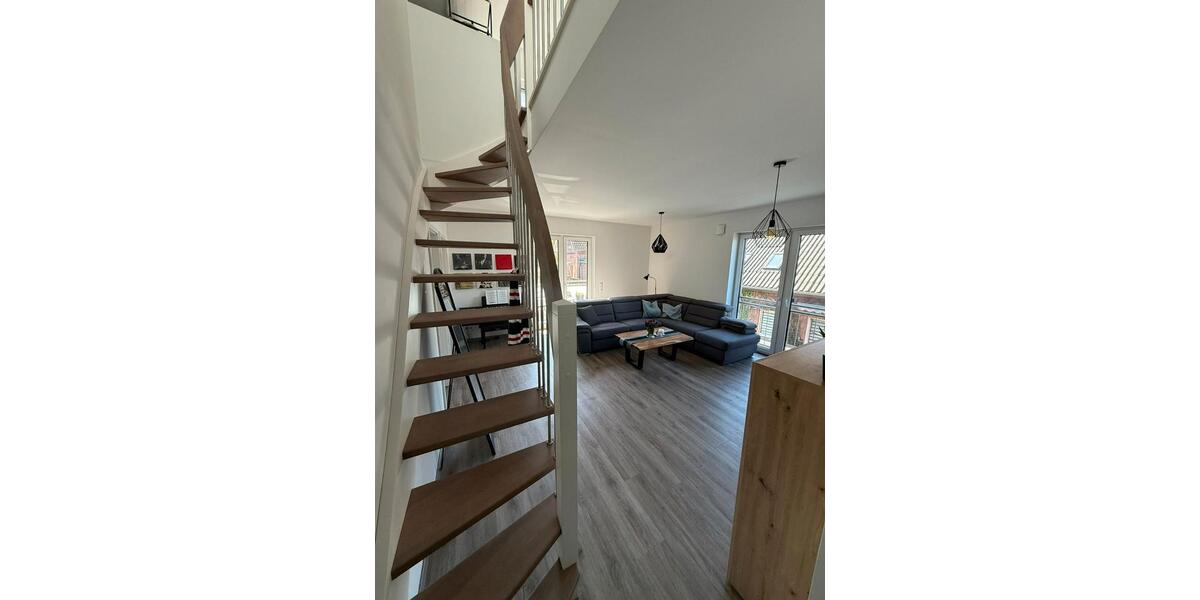 Dachgeschoßwohnung Stade - 3 Zimmer, 80 m&sup2;, 1.120&euro; | Angebot:26479300