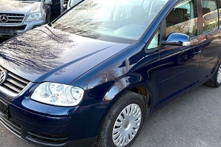 VW Touran 88.811 km 6.490 &euro; Königslutter 38154