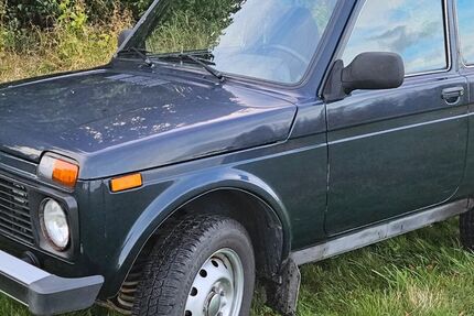 Lada Niva 22.400 km 8.390 € Masserberg 98666