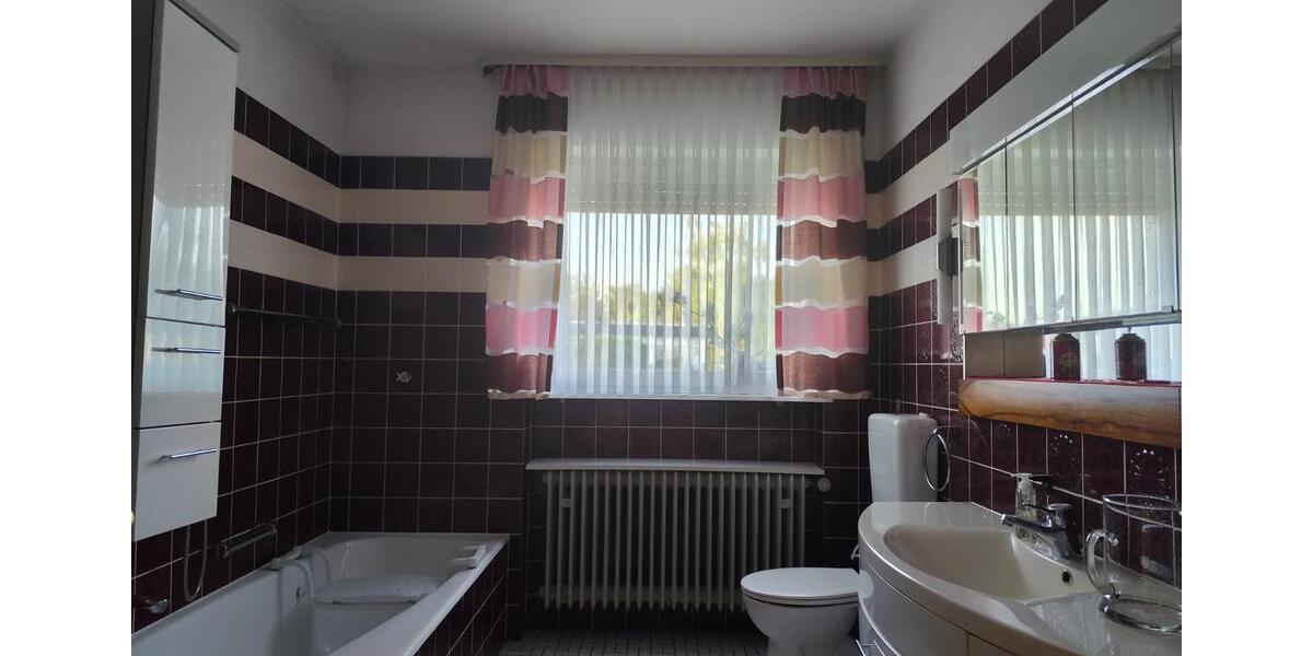 Einfamilienhaus Linden - 7 Zimmer, 200 m&sup2;, 650.000&euro; | Angebot:25883843