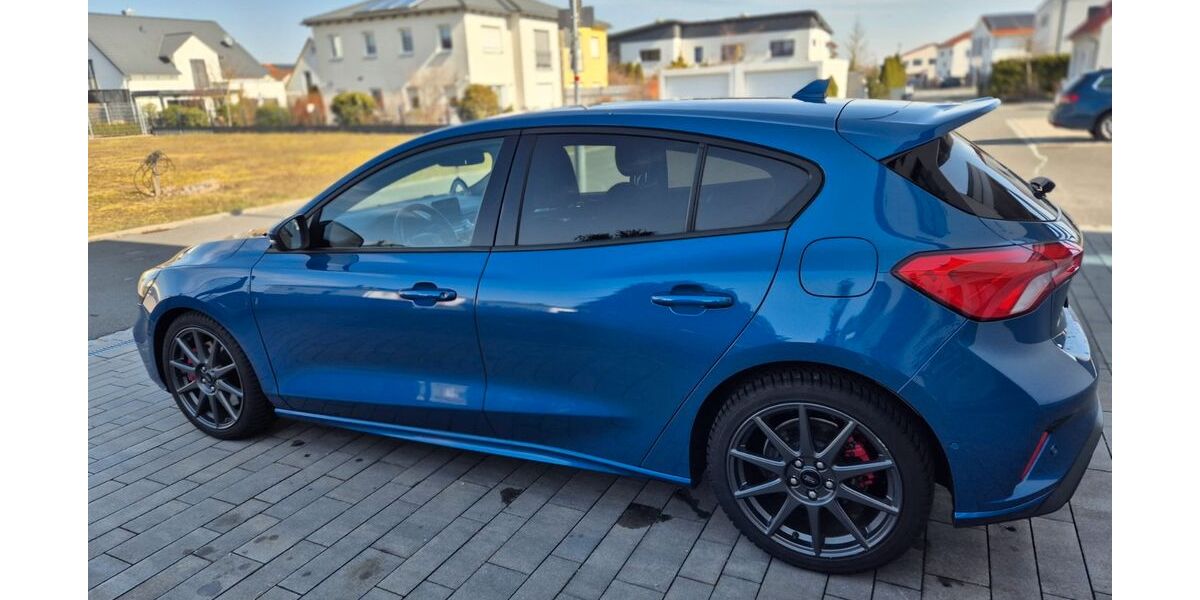 Ford Focus 81.000 km 16.750 &euro; Langenzenn 90579