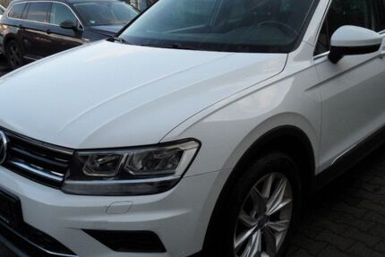 VW Tiguan 128.532 km 19.999 € Regensburg 93055
