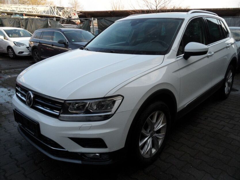 VW Tiguan 128.532 km 19.999 € Regensburg 93055