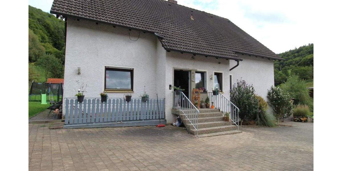 Einfamilienhaus Pretzfeld Urspring - 4 Zimmer, 121 m&sup2;, 399.000&euro; | Angebot:25685607