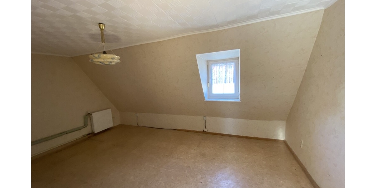 Gemütliche Doppelhaushälfte mit großem Grundstück und Doppelgarage in ruhiger Siedlungslage - Doppelhaushälfte Röderaue | Angebot:27134387