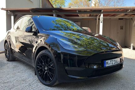 Tesla Model Y 62.000 km 32.990 &euro; München 80992