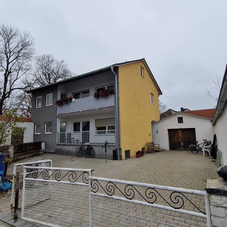 Saniertes MFH mit 3 Wohnungen im Zentrum