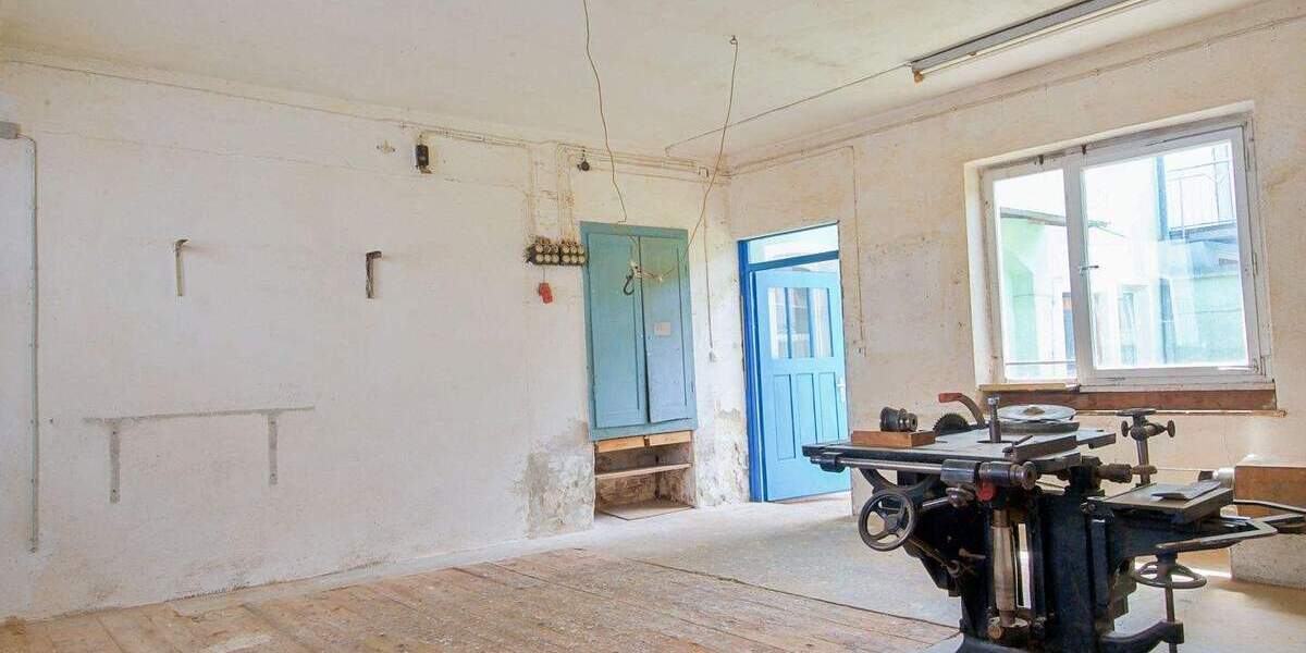 Bauernhaus, Landhaus Hahnbach - 9 Zimmer, 290 m&sup2;, 175.000&euro; | Angebot:25734670