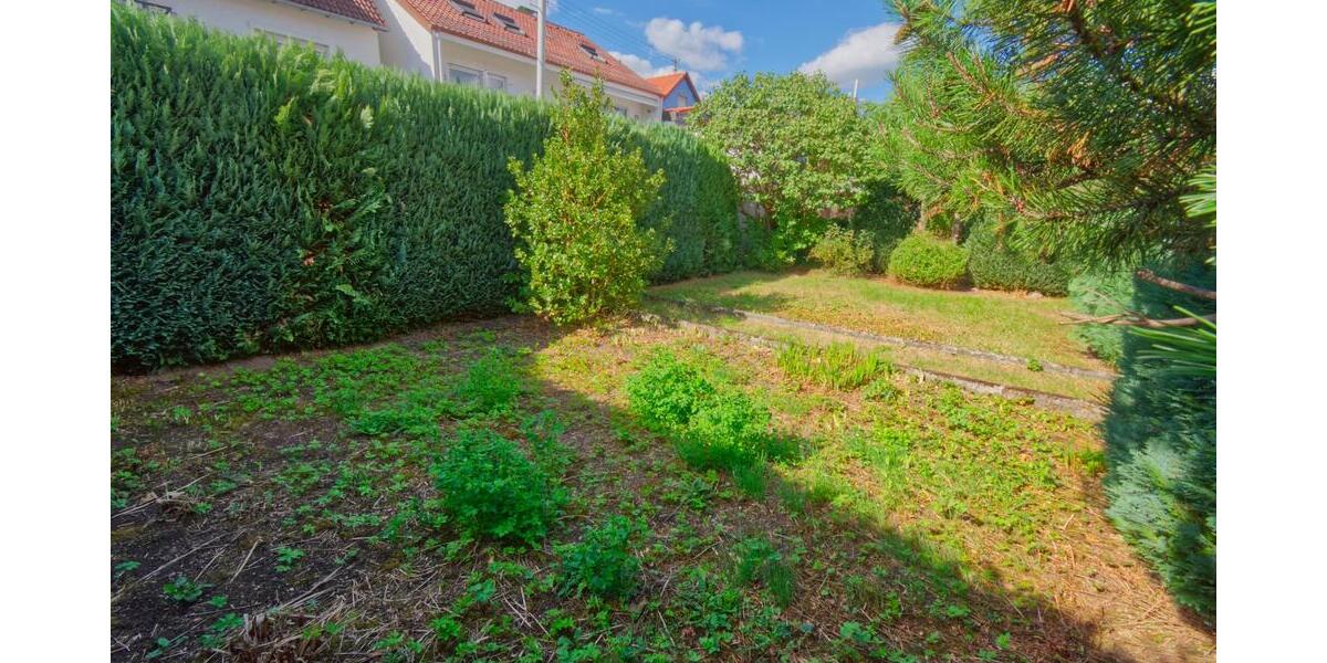 Charmantes Ein-Zweifamilienhaus mit Potenzial und tollem Grundstück in Villingen-Schwenningen - Zweifamilienhaus Villingen-Schwenningen Schwenningen | Angebot:27338964