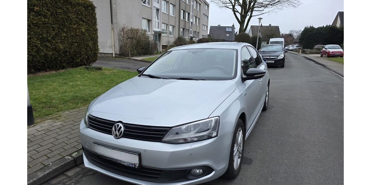 VW Jetta 136.000 km 7.900 &euro; Kamp Lintfort 47475