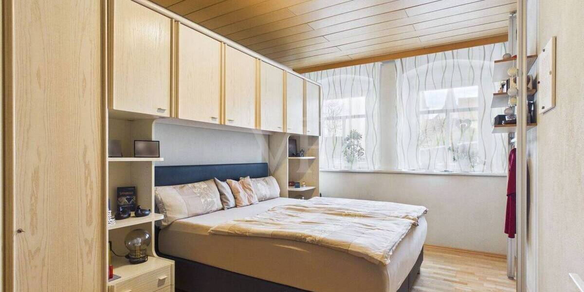 Einfamilienhaus Haßfurt - 8 Zimmer, 234 m&sup2;, 395.000&euro; | Angebot:26751043