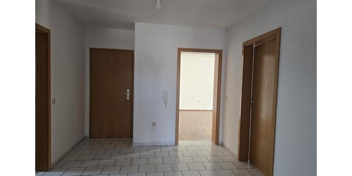 Dachgeschoßwohnung Tiefenbach - 4 Zimmer, 85 m&sup2;, 650&euro; | Angebot:25619480