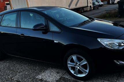 Opel Astra 204.000 km 3.200 &euro; Kiel 24114