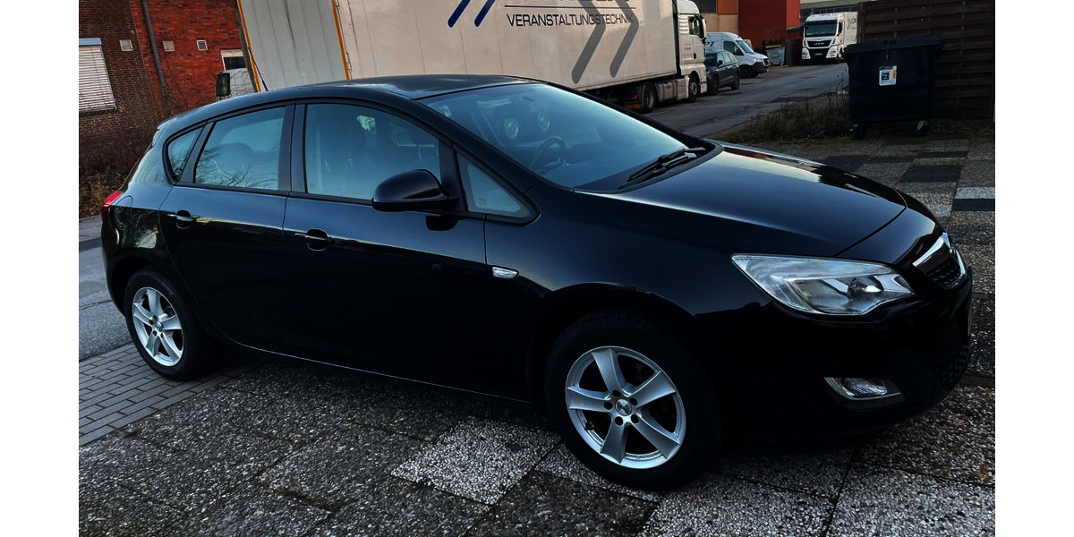Opel Astra 204.000 km 3.200 &euro; Kiel 24114