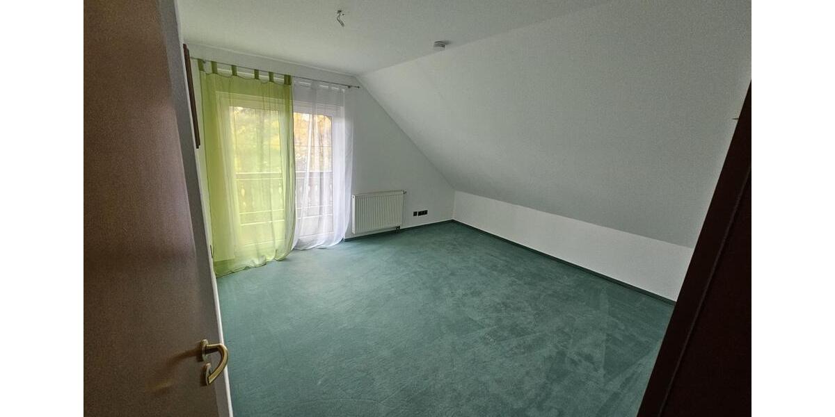 Einfamilienhaus Seifhennersdorf - 6 Zimmer, 215 m&sup2;, 1.600&euro; | Angebot:24668970