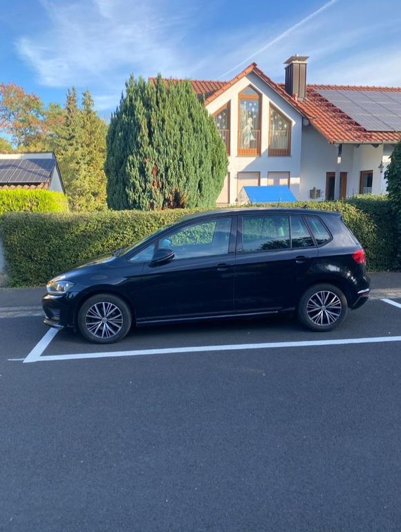 VW Golf Sportsvan 141.000 km 13.850 € Zell am Main 97299