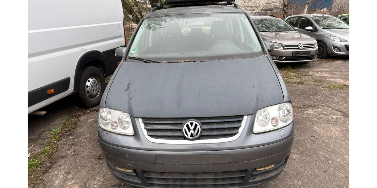VW Touran 233.000 km 600 &euro; Chemnitz 09114