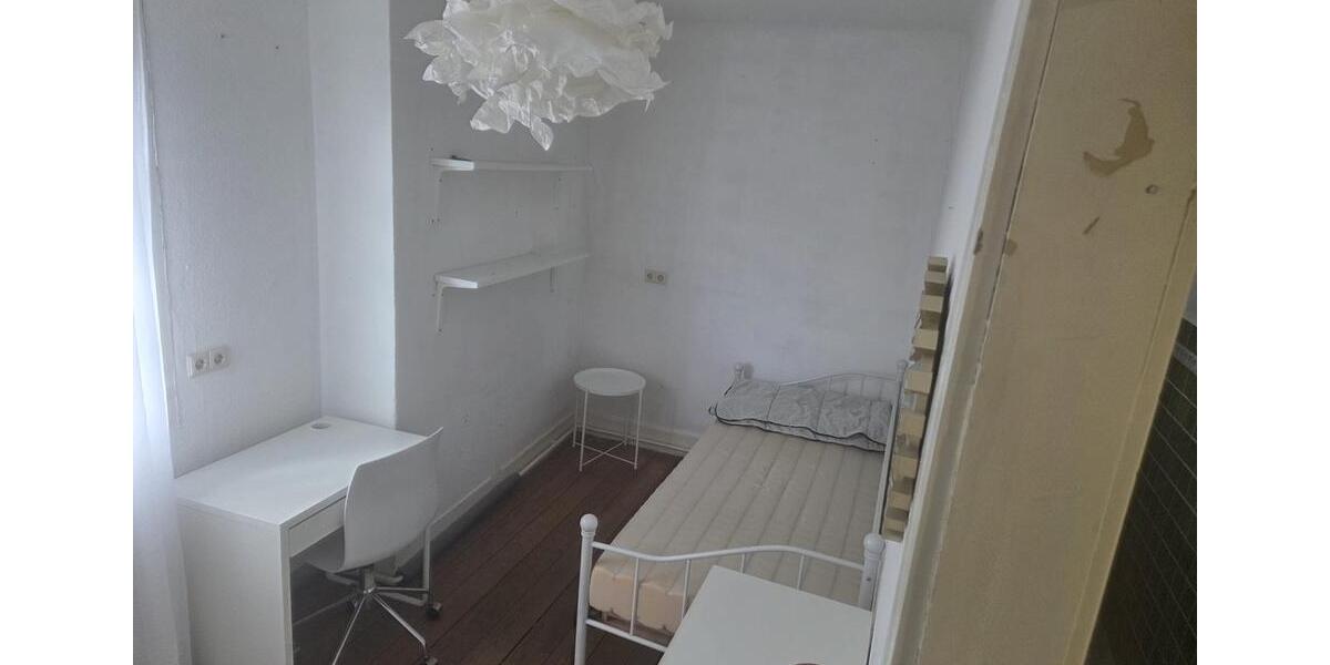 Etagenwohnung Tübingen - 5 Zimmer, 18 m&sup2;, 450&euro; | Angebot:26569618