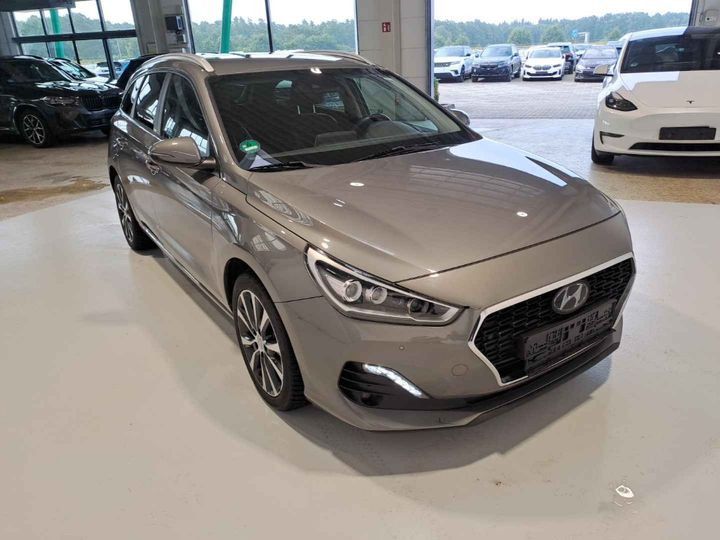 i30