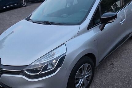 Renault Clio 68.000 km 9.499 &euro; Köln 50829