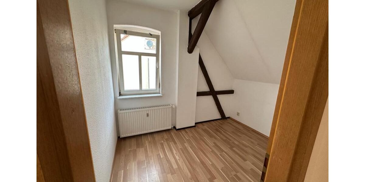 Dachgeschoßwohnung Meuselwitz - 3 Zimmer, 48 m&sup2;, 280&euro; | Angebot:25751005