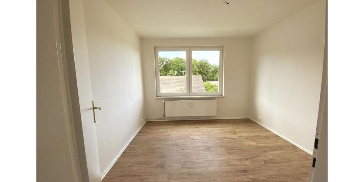 Etagenwohnung Domsühl - 3 Zimmer, 65 m&sup2;, 375&euro; | Angebot:26075540