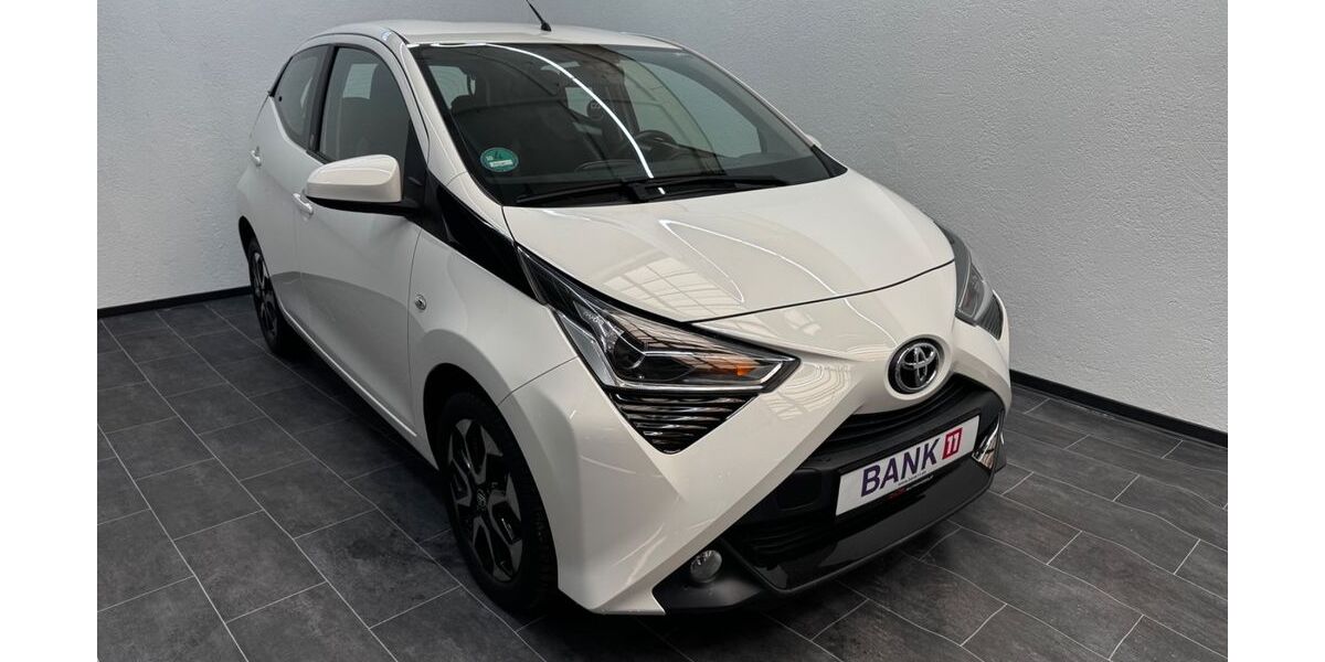 Toyota Aygo (X) 63.200 km 9.990 &euro; Plettenberg 58840