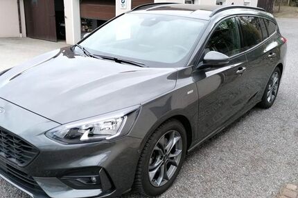 Ford Focus 106.000 km 10.490 &euro; Cham 93413