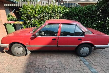 Opel Ascona 66.800 km 2.499 &euro; Hamburg 22457