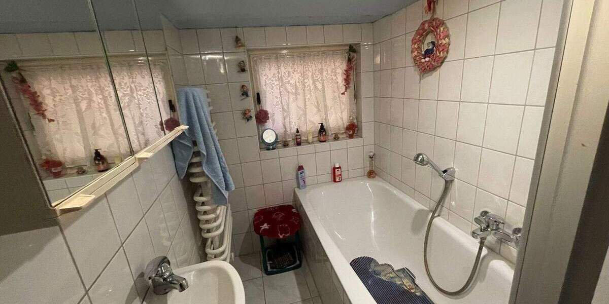 Einfamilienhaus Grabfeld Jüchsen - 5 Zimmer, 60 m&sup2;, 49.000&euro; | Angebot:25770587