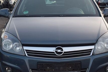 Opel Astra 181.000 km 2.899 € Berlin 13597