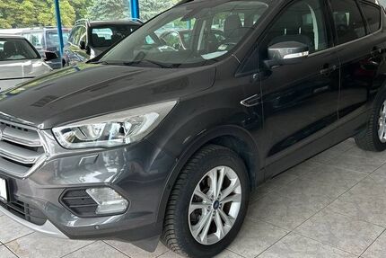Ford Kuga 103.895 km 9.990 &euro; Halle 06118