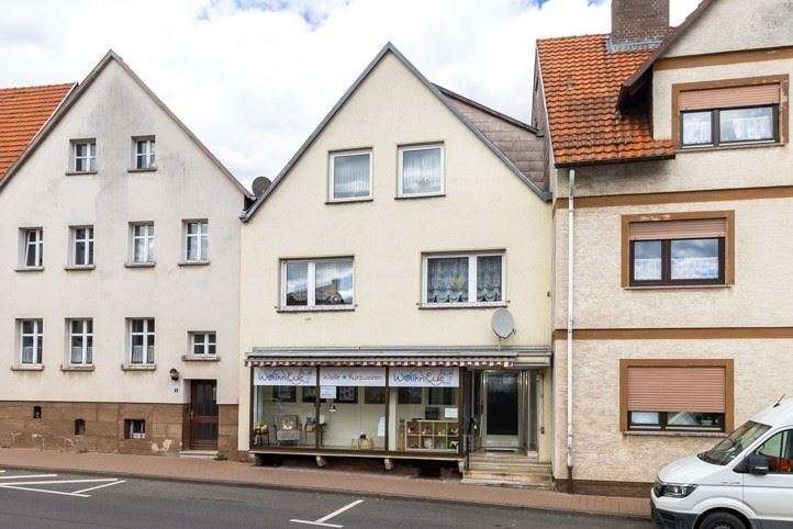 Haus zum Kaufen in Waldkappel 98.000 € 156 m²