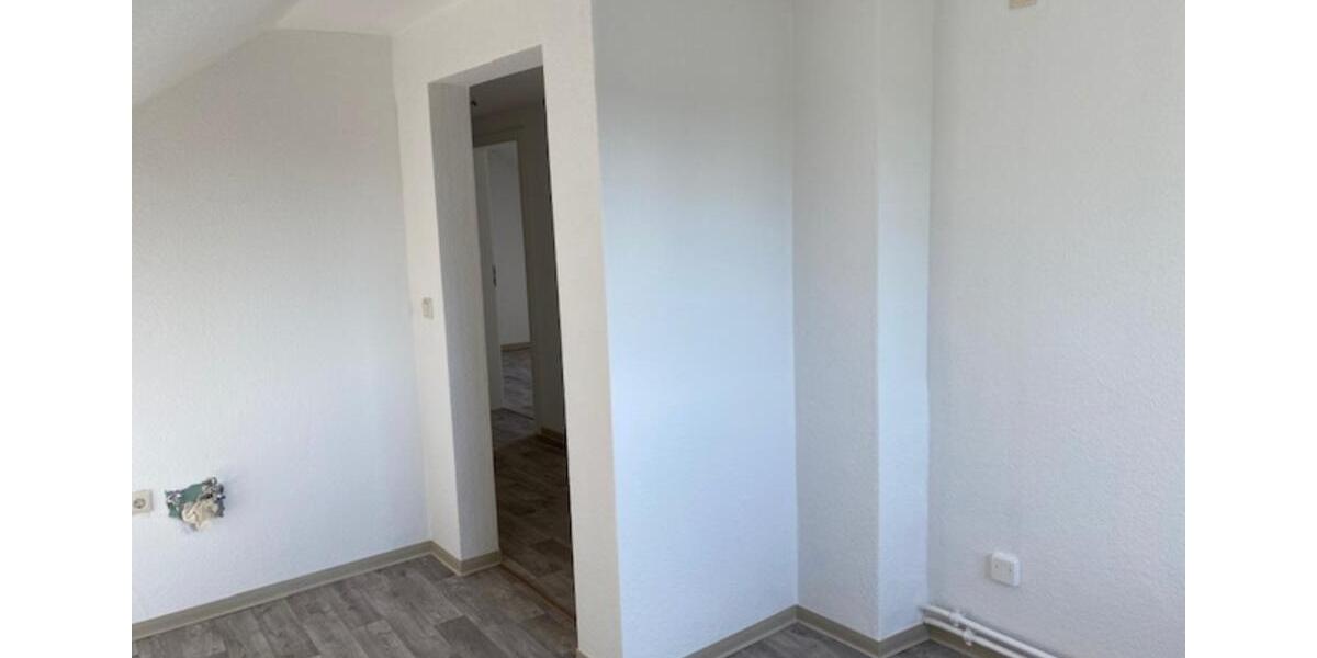 Dachgeschoßwohnung Bad Liebenwerda - 2 Zimmer, 35 m&sup2;, 210&euro; | Angebot:24877594