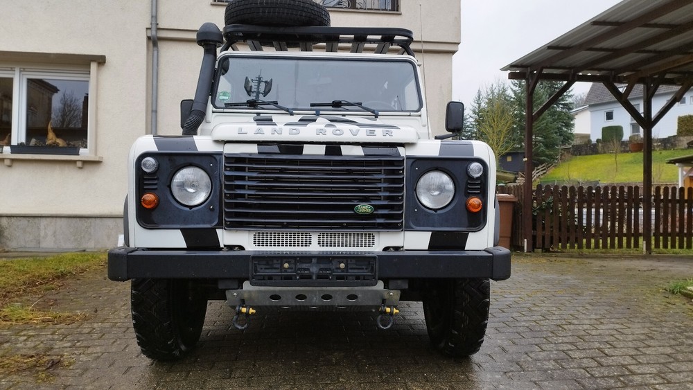 Land Rover Defender 89.000 km 34.999 &euro; Grünsfeld 97947