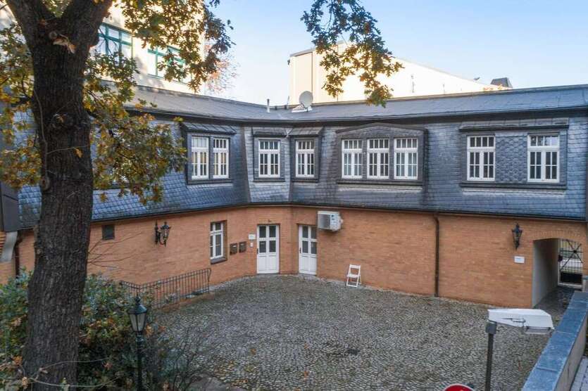 Büro in Halle 279,78 € 46.63 m²